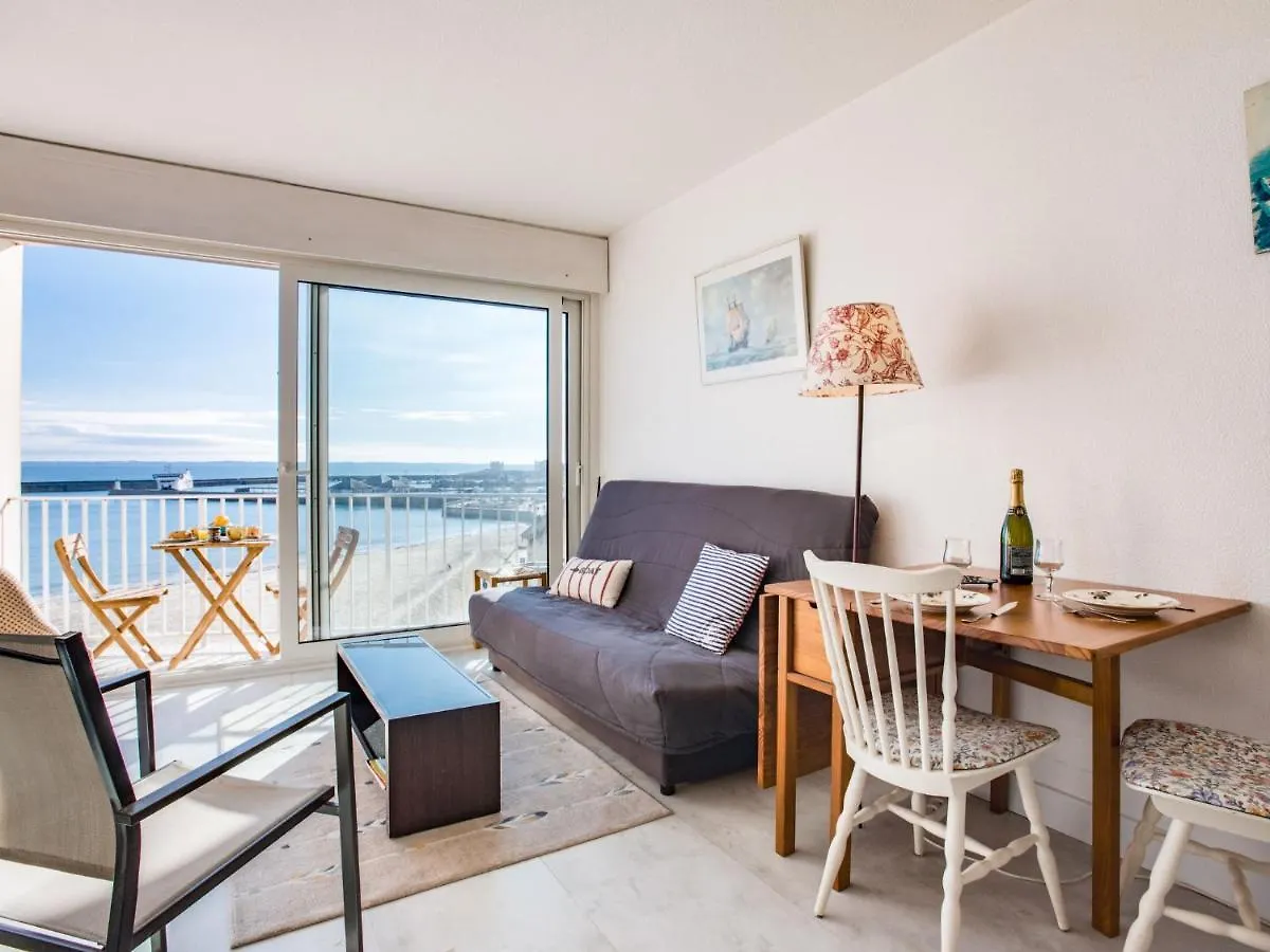 Studio Les Dauphins By Interhome Quiberon