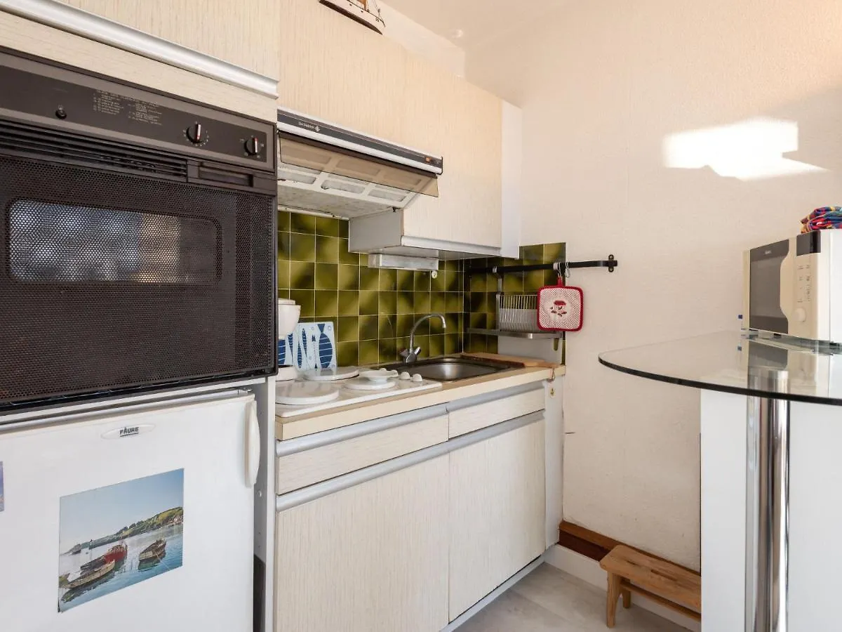 Apartment Studio Les Dauphins By Interhome Quiberon
